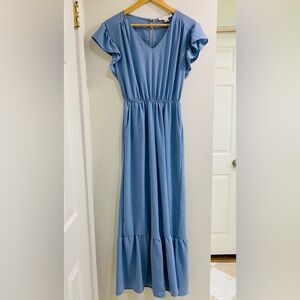 Monteau Los Angeles blue ruffle jumpsuit. 
Elegant Blue Jumpsuit size Medium